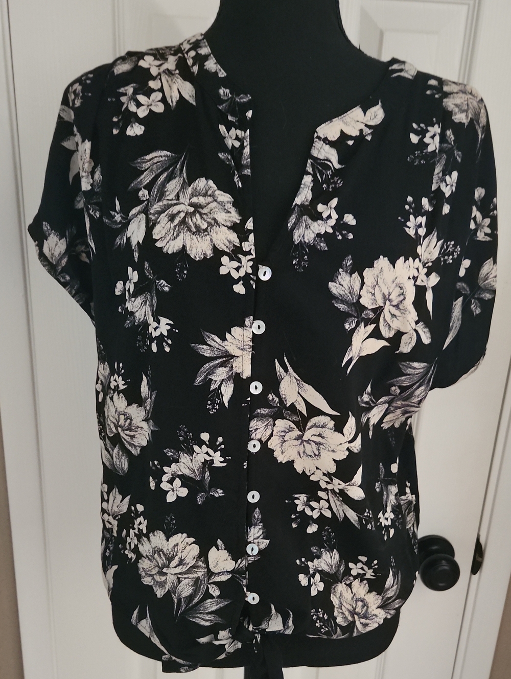 lovestitch Black Floral Button-Front Top